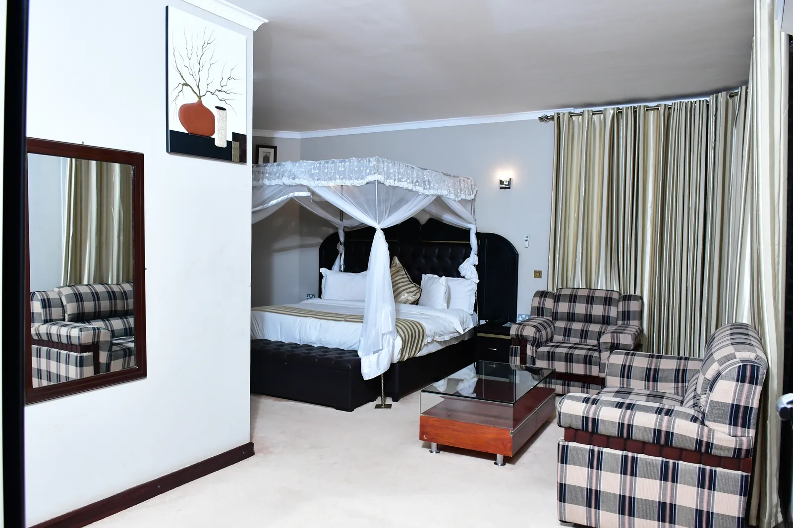 Suite — salon